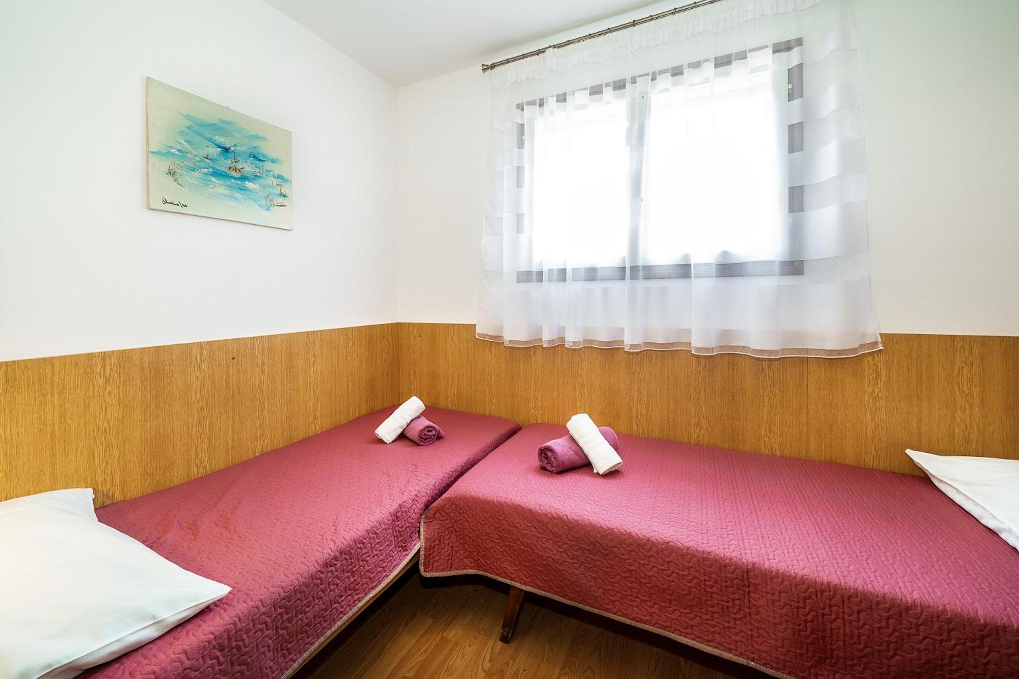 Apartments & Room Jagoda バスカ エクステリア 写真