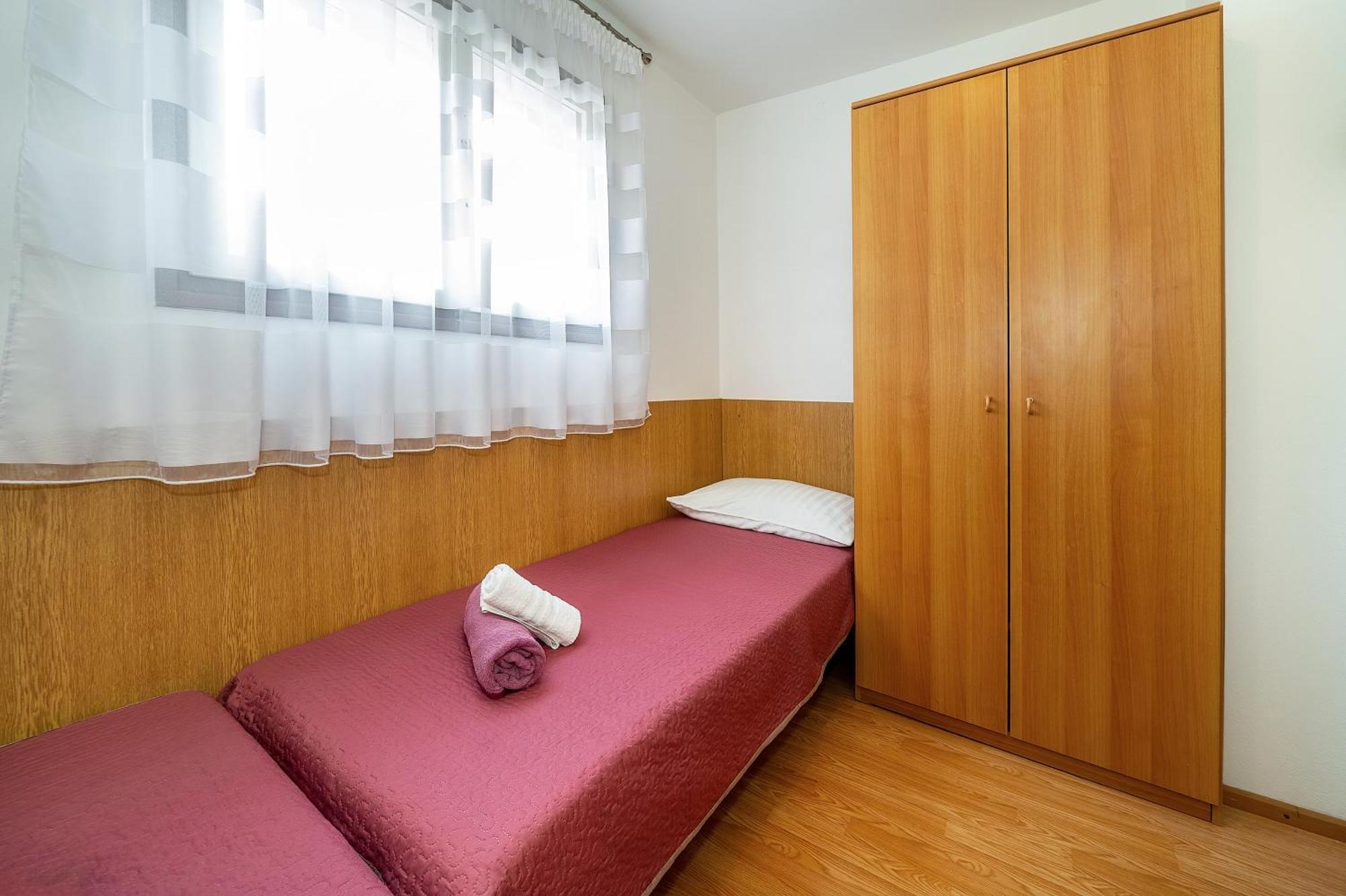 Apartments & Room Jagoda バスカ エクステリア 写真