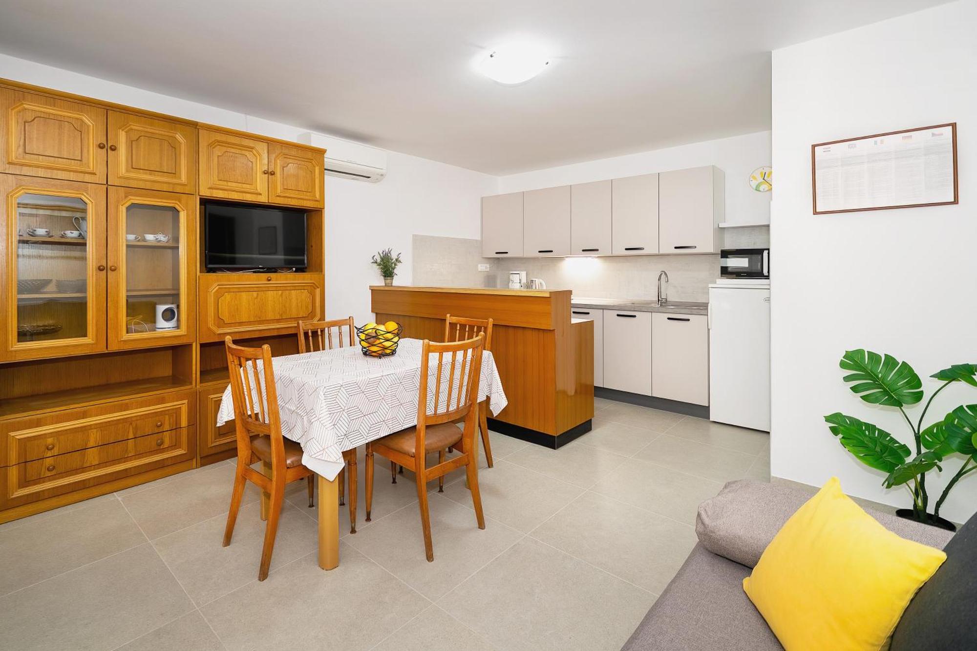 Apartments & Room Jagoda バスカ エクステリア 写真