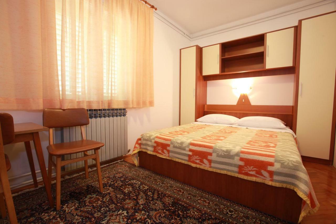 Apartments & Room Jagoda バスカ エクステリア 写真