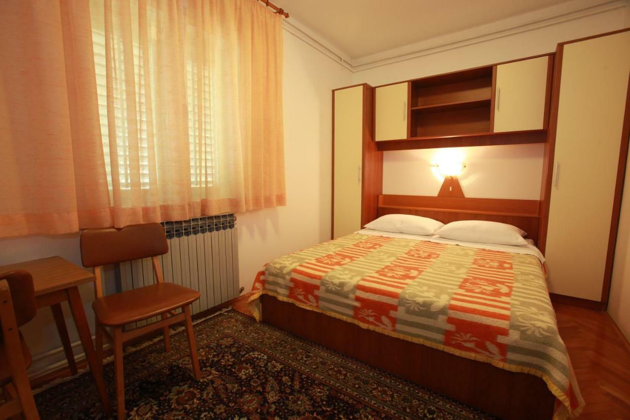 Apartments & Room Jagoda バスカ エクステリア 写真