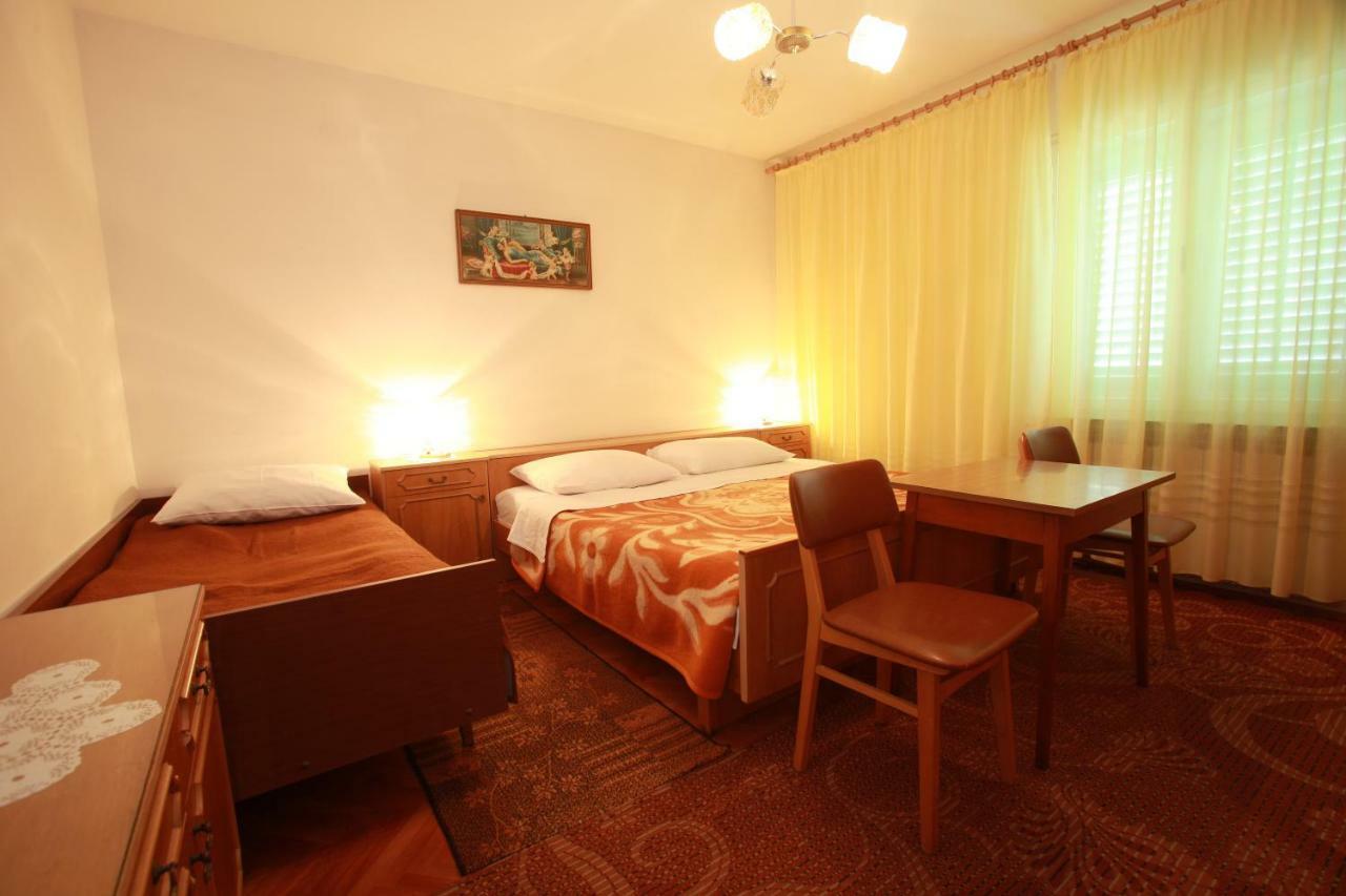 Apartments & Room Jagoda バスカ エクステリア 写真