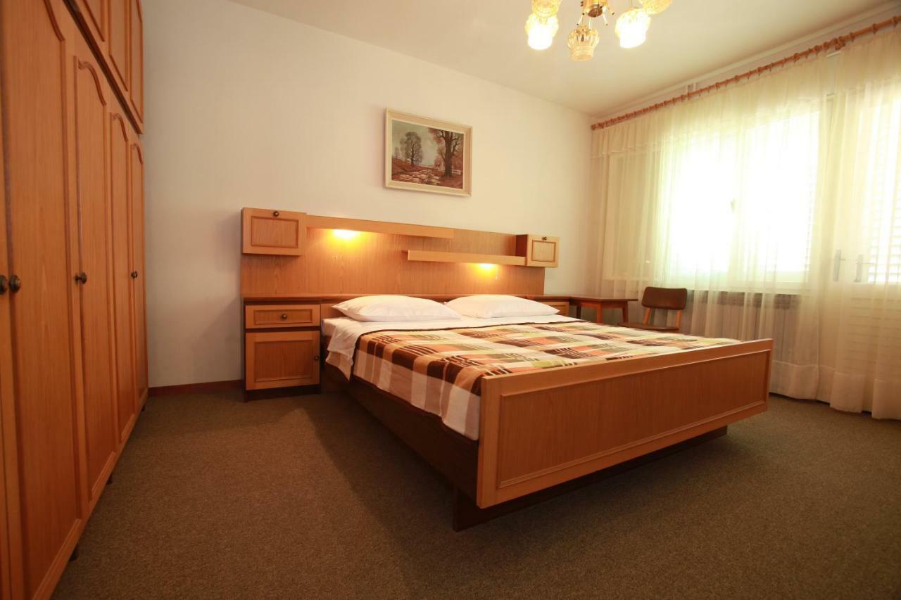 Apartments & Room Jagoda バスカ エクステリア 写真