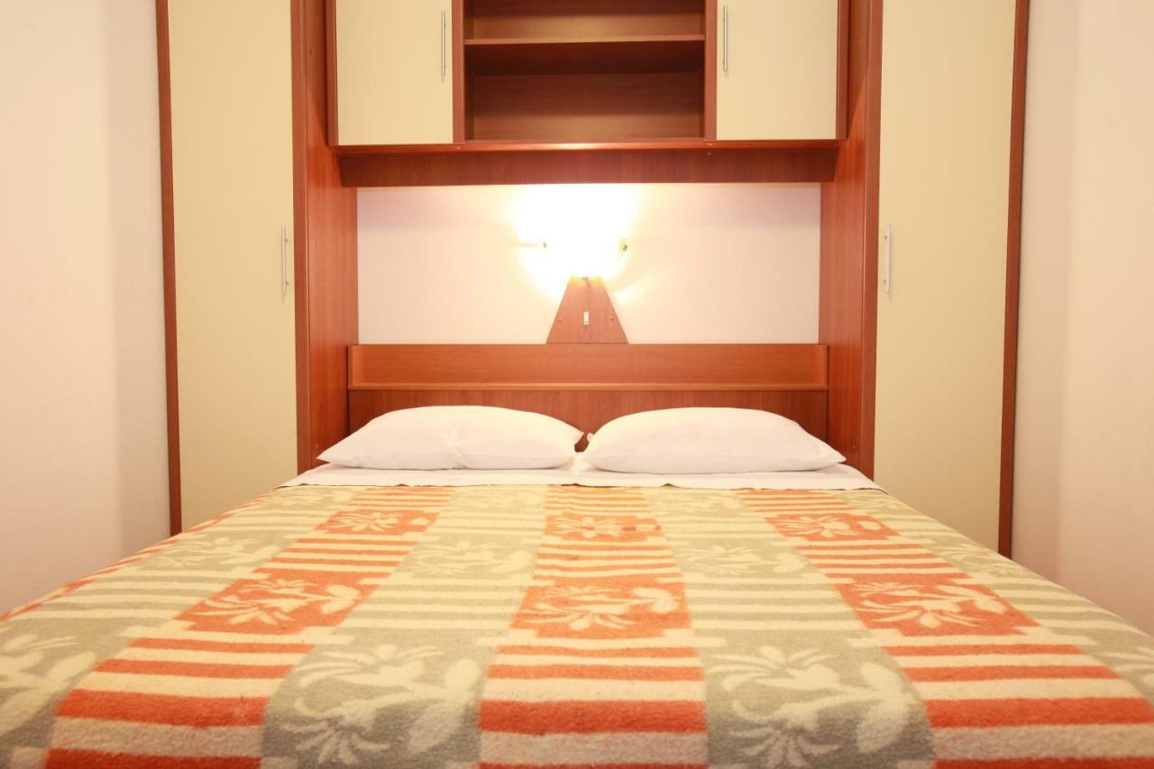Apartments & Room Jagoda バスカ エクステリア 写真