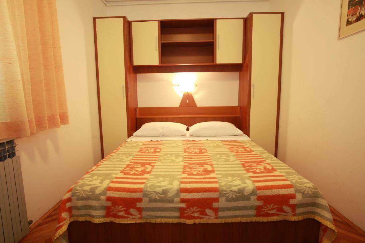 Apartments & Room Jagoda バスカ エクステリア 写真