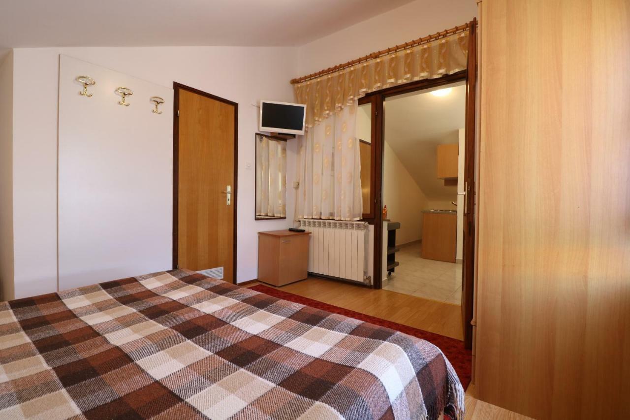 Apartments & Room Jagoda バスカ エクステリア 写真