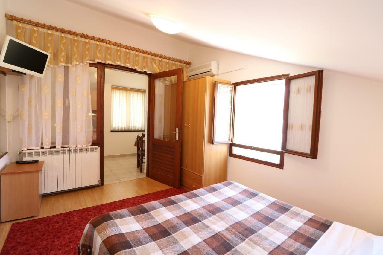 Apartments & Room Jagoda バスカ エクステリア 写真